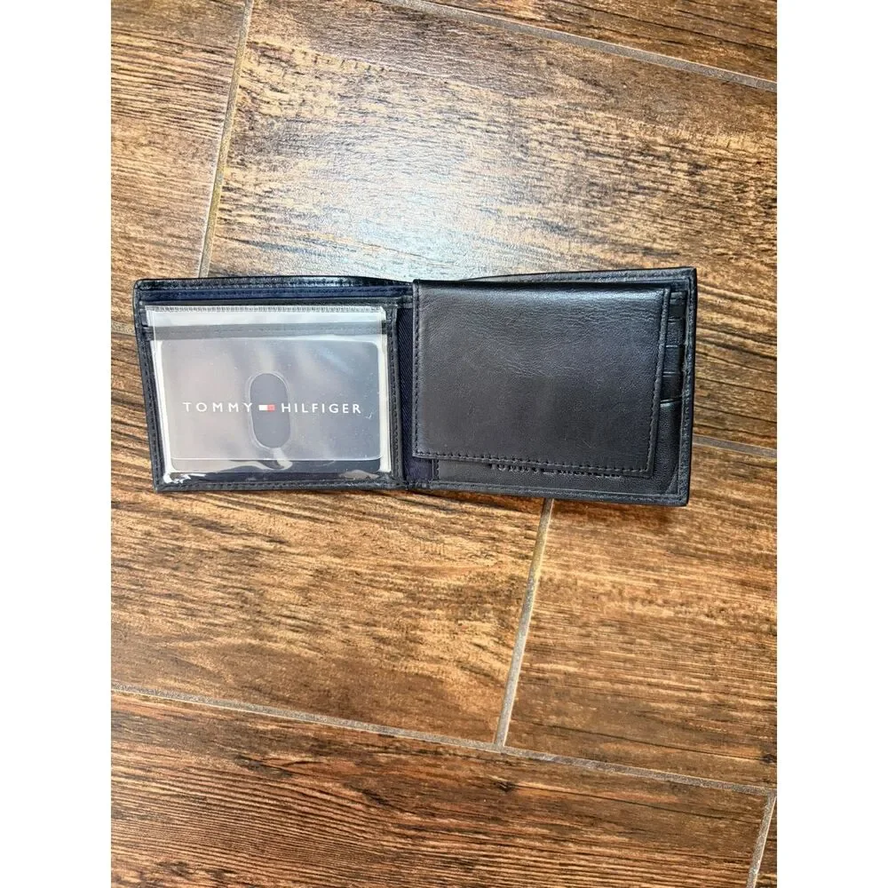 Tommy Hilfiger Black Leather Passcase & Valet Wallet